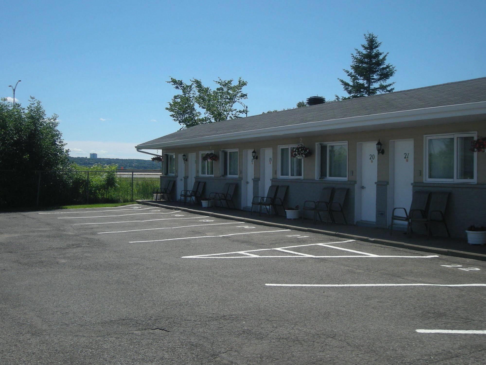 Motel Chevalier Quebeque Exterior foto