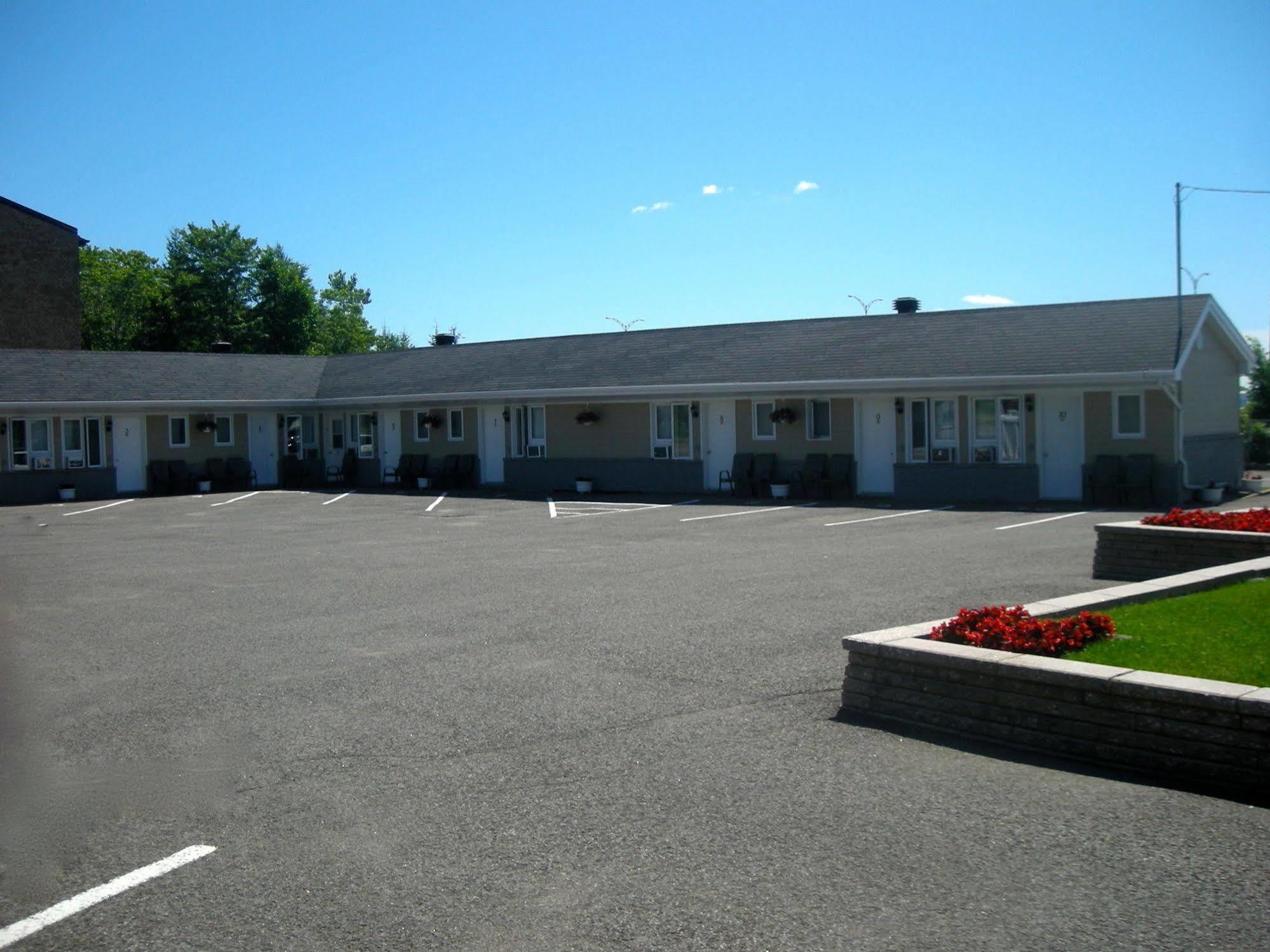 Motel Chevalier Quebeque Exterior foto